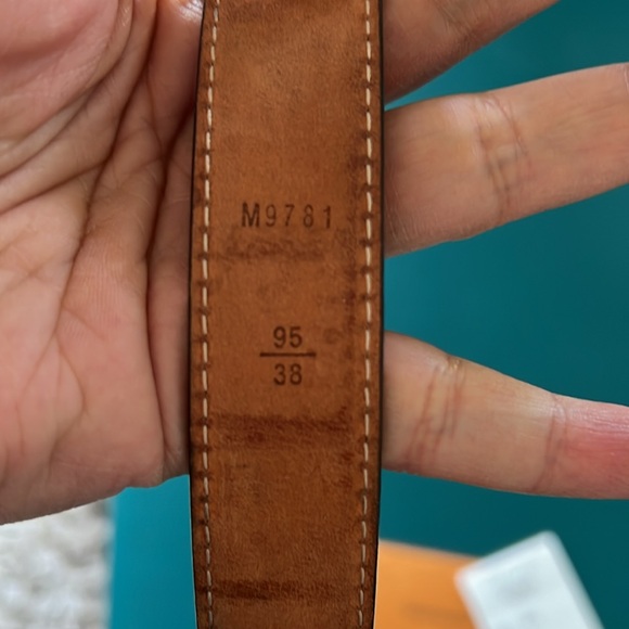Authentic Louis Vuitton belt. - Picture 3 of 5